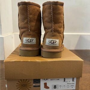 Uggs Classic Boots for Toddlers Size 8 (New)